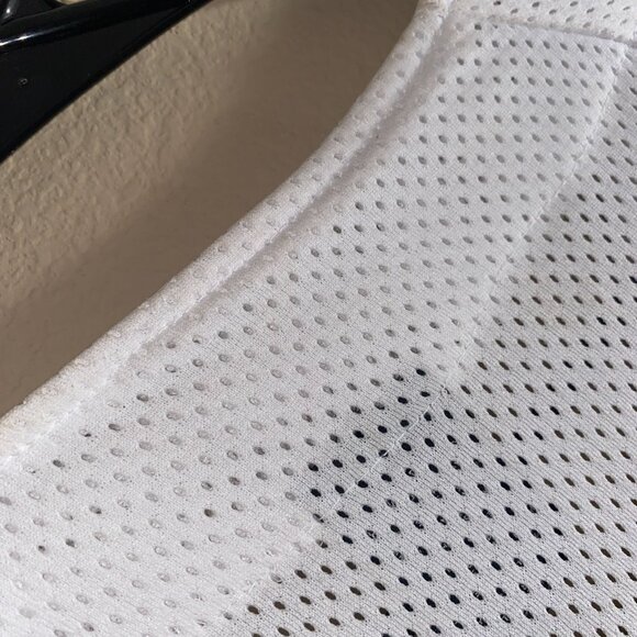 🏀 “Lakers Heatwave” Mesh Jersey – Small But Mighty, Official NBA Swagger 🌟 - Picture 6 of 6